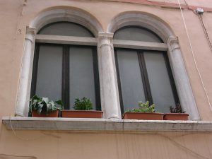 bifora